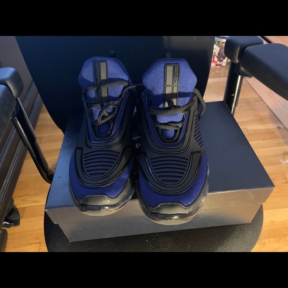 Prada shoes - Picture 2 of 4